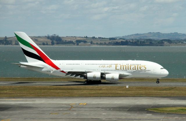 Airbus A380-800 (A6-EDN)