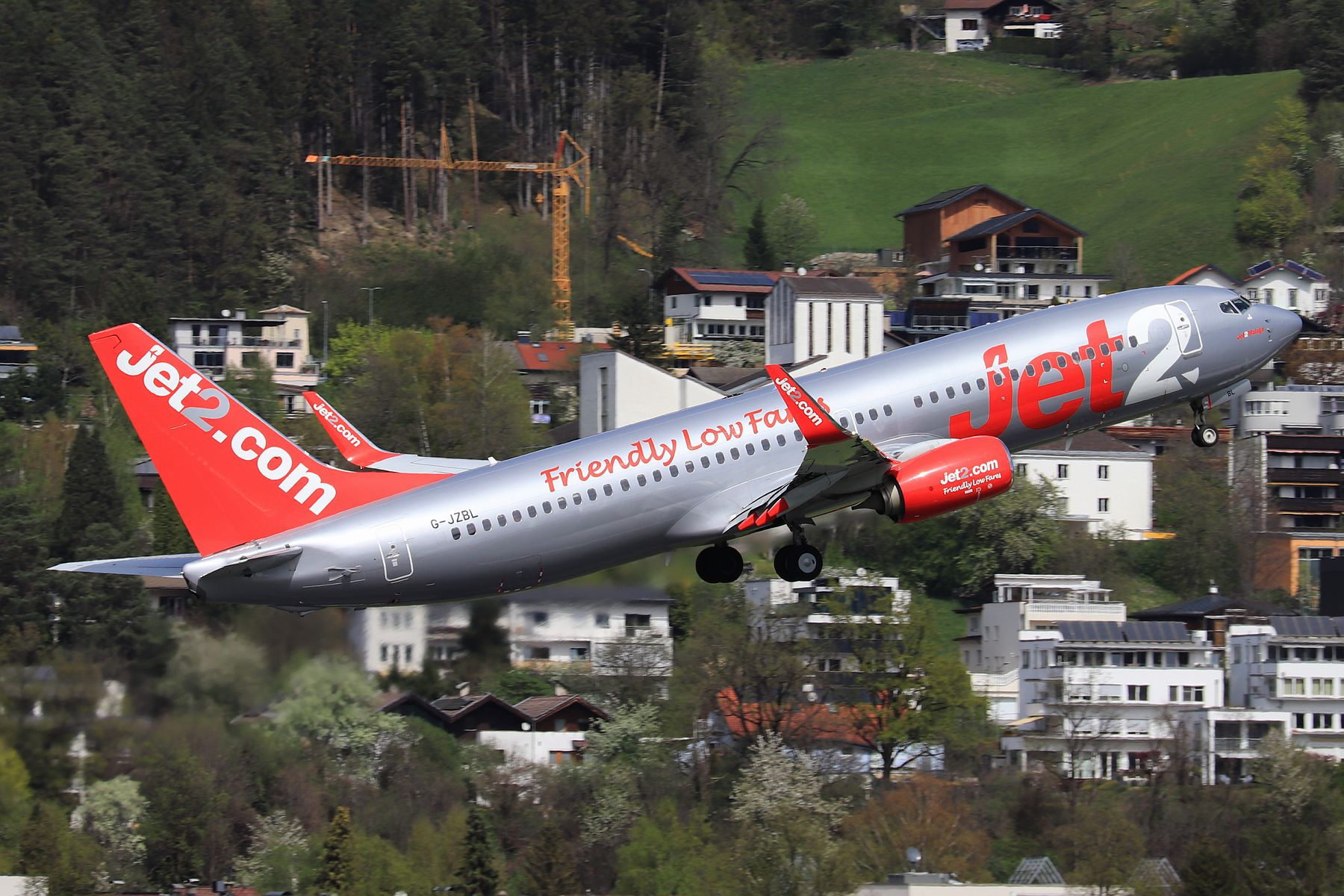 Boeing 737-800 (G-JZBL)