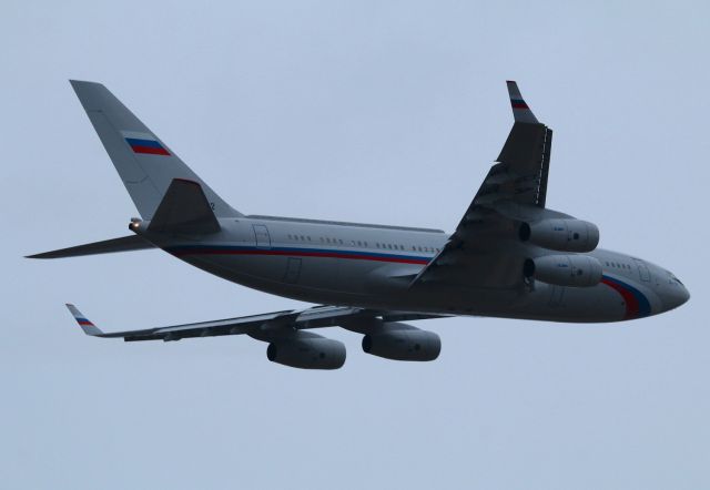 Ilyushin Il-96 (RA-96012)