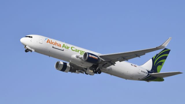 BOEING 767-300 (N399CM) - Departing LAX on 25L