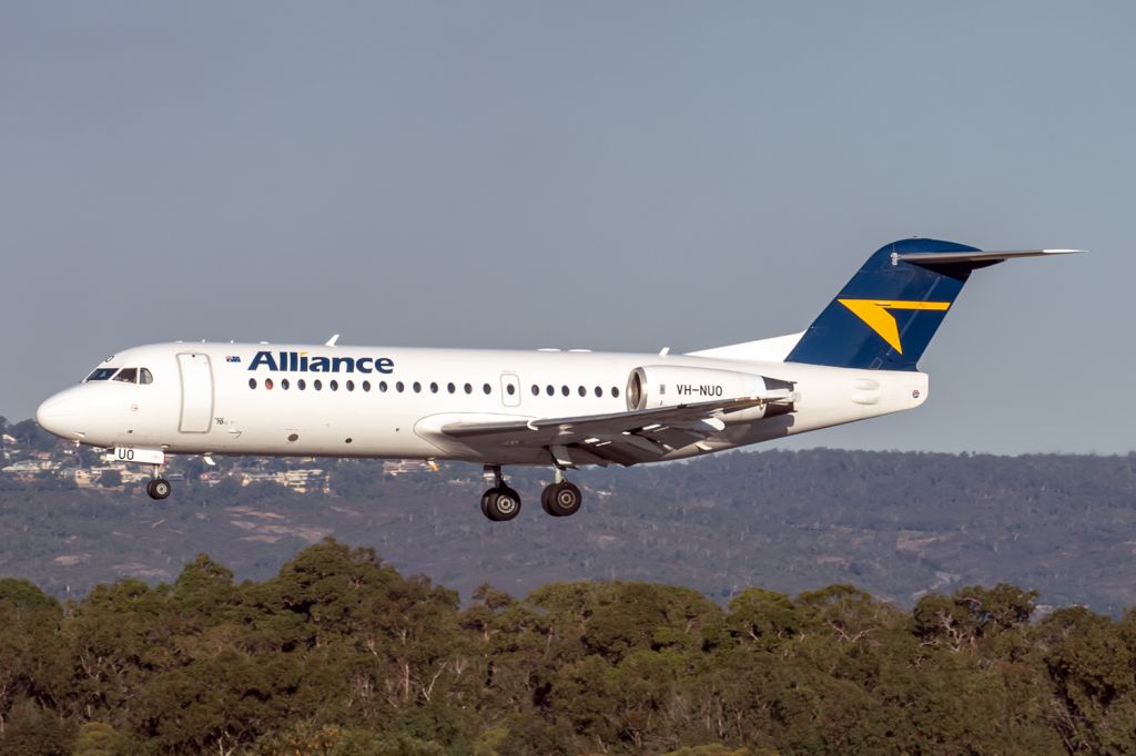 Fokker 100 (VH-NUO) - Fokker 100 cn 11509. Alliance VH-NUO rwy 03 arrival YPPH 20 ay 2023