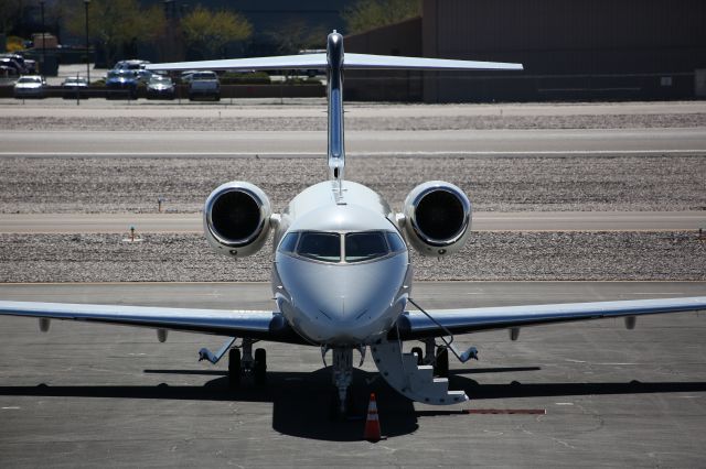 Bombardier Challenger 300 (N580FX)