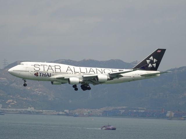 Boeing 747-400 (HS-TGW)