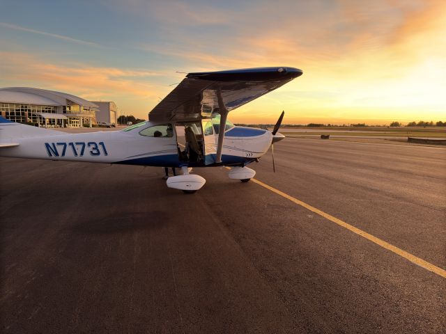 Cessna Skylane (N71731)