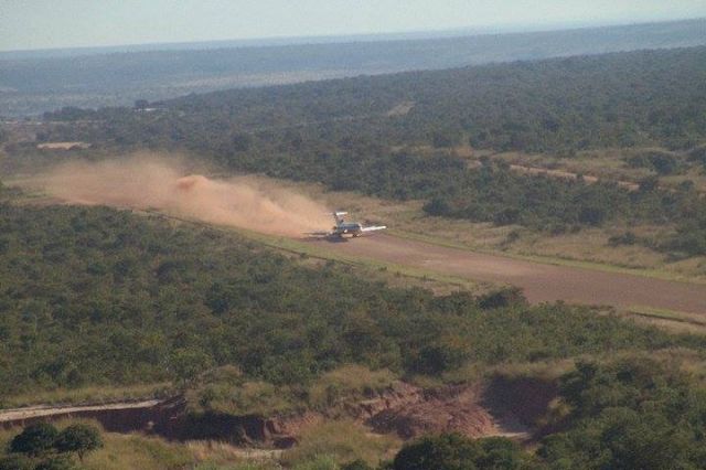 — — - S9-BAV landing roll on Catoca (Angola)