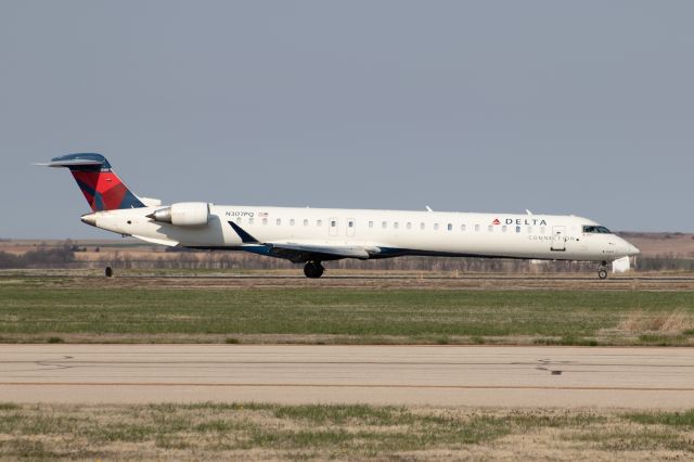 Canadair Regional Jet CRJ-900 (N307PQ)