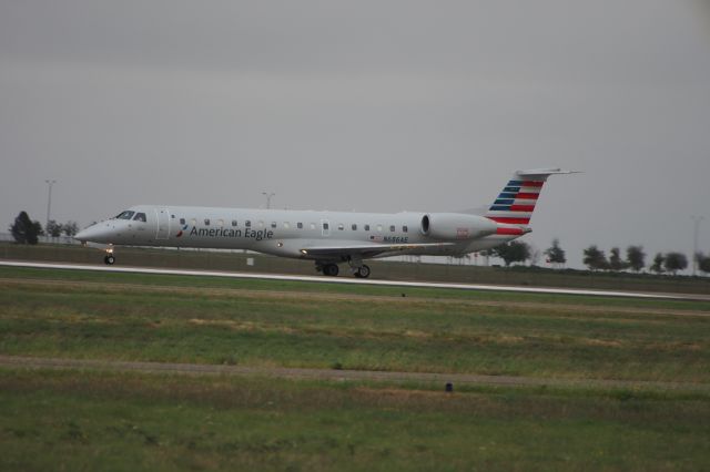 Embraer ERJ-145 (N686AE)