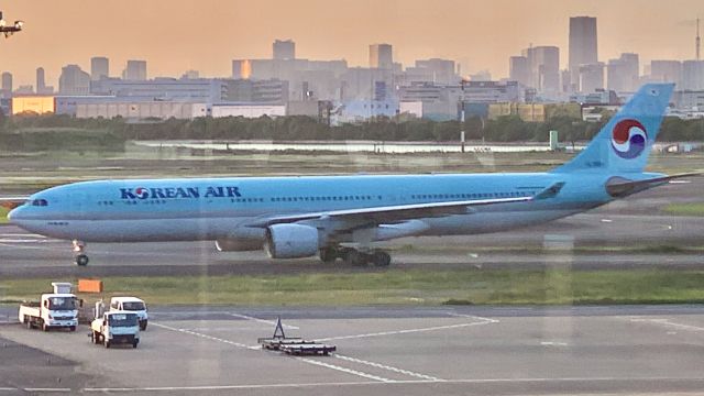 Airbus A330-300 (HL7554) - Taken on May 8, 2023br /br /KE2103 from GMP