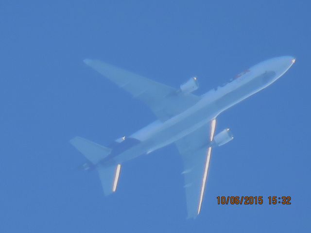 Boeing MD-11 (N572FE)