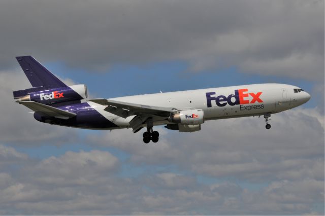 McDonnell Douglas DC-10 (N554FE)