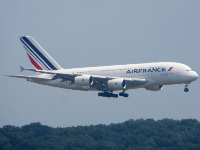 Airbus A380-800 (F-HPJG) - Air France A380-800 7/20/13