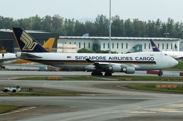 Boeing 747-400 (9V-SFM)