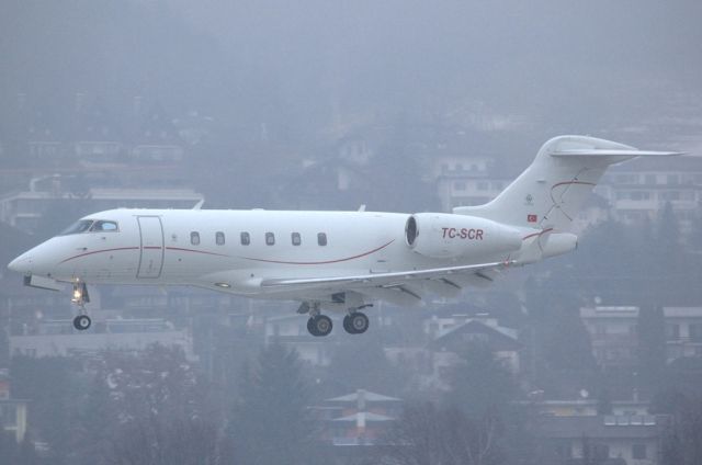 Bombardier Challenger 300 (TC-SCR)