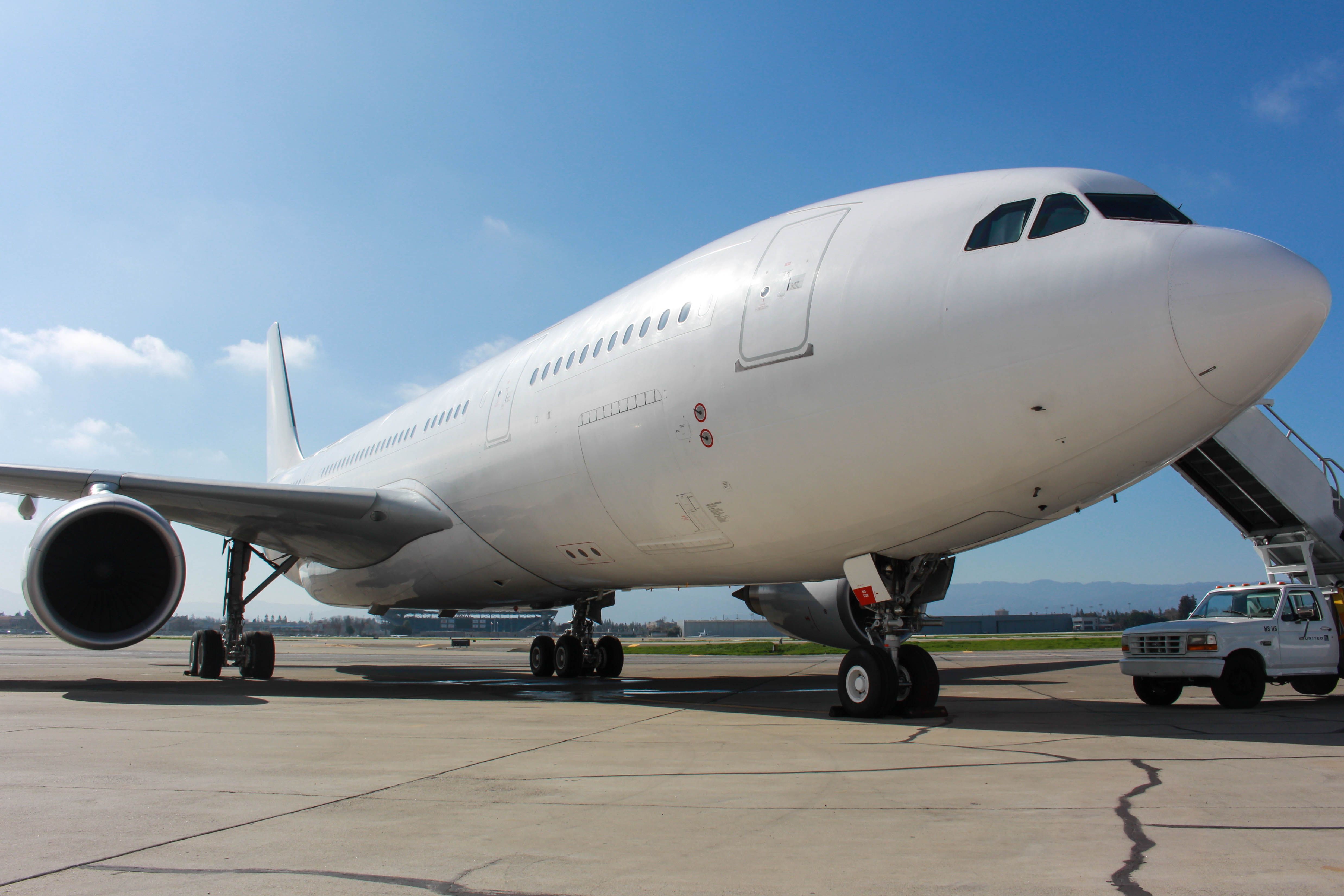 Airbus A330-200 (VP-CBE)