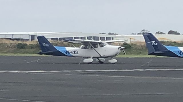 Cessna Skyhawk (VH-KXU) - In wind