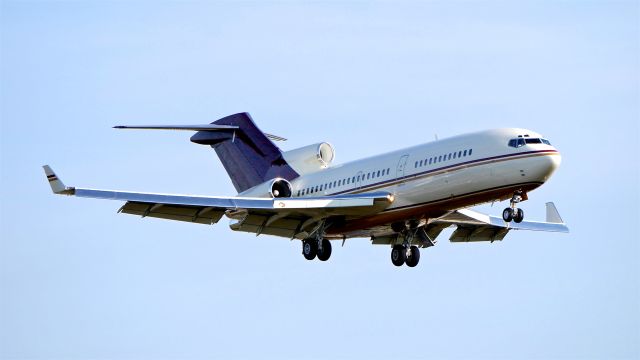 Boeing 727-100 (N311AG) - #N311AG a private B727-017(RE)(WL) (ln 858 / cn 20512) on final to Rwy 16R on 11.20.18. The aircraft was diverted to KPAE due to fog at KSEA.