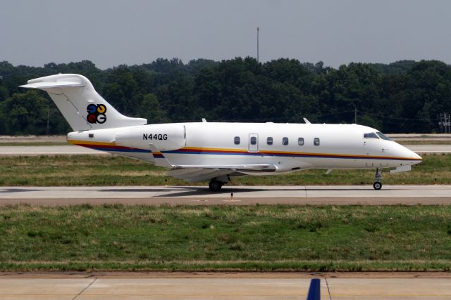 Bombardier Challenger 300 (N44QG) - Taxiing to depart from R36C.