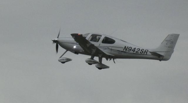 Cirrus SR-22 (N942SR) - On final is this 2008 Cirrus SR22 GTS in the Autumn of 2020.