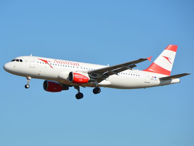 Airbus A320 (OE-LXA) - Kystvejen RWY22L