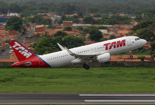 Airbus A320 (PR-TYA) - PR-TYA  Airbus A320-214(WL)LATAM Airlines Brasil