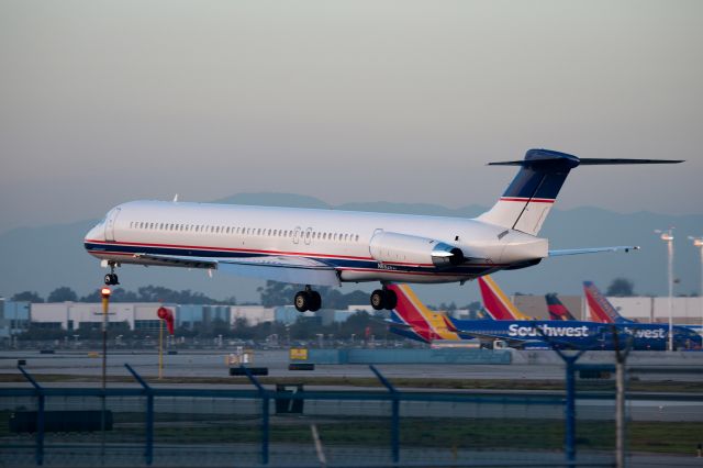 N682RW — - This MD-81 brings in the Detroit Red Wings for a match against the Anaheim Ducks.