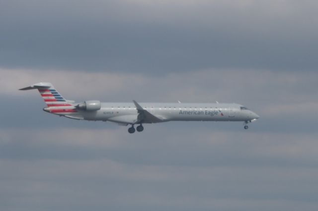 Canadair Regional Jet CRJ-200 (N245LR)