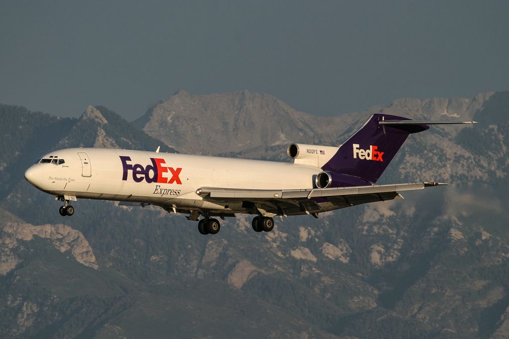 BOEING 727-200 (N212FE)