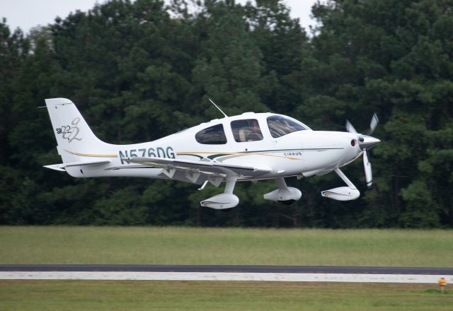 Cirrus SR-22 (N576DG)