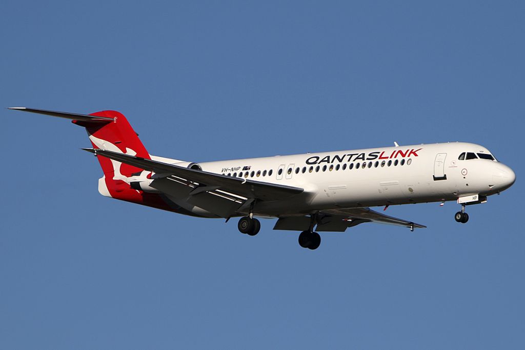 Fokker 100 (VH-NHP) - ON 21 NOV 2017