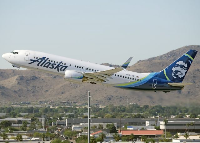 Boeing 737-800 (N563AS)