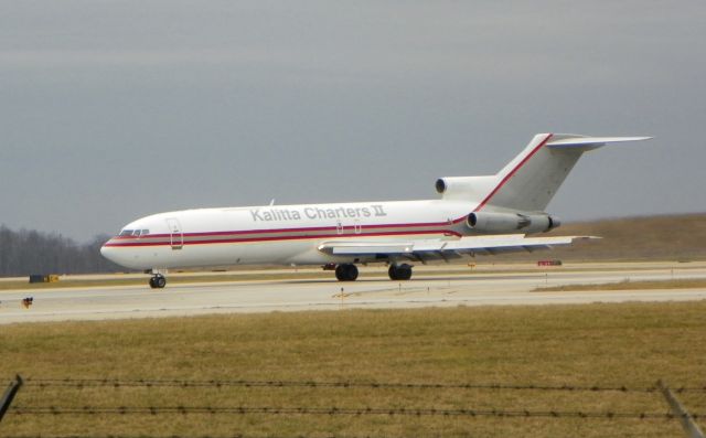 BOEING 727-200 (N724CK) - Kalitta Charters 727-200 slowing down on RWY 18C. 