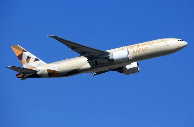 BOEING 777-200LR (A6-DDE)