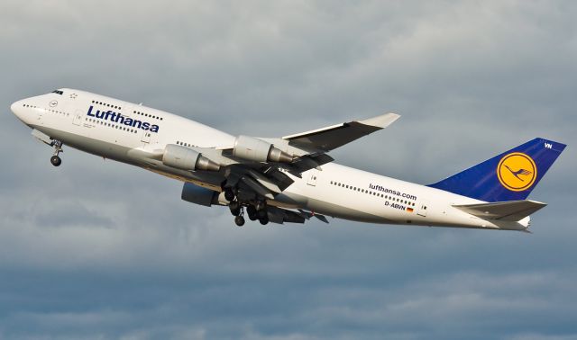 Boeing 747-400 (D-ABVN) - City of Dortmund climbing out as LH423 heavy to Frankfurt !