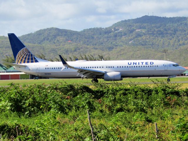 Boeing 737-900 (N61886)