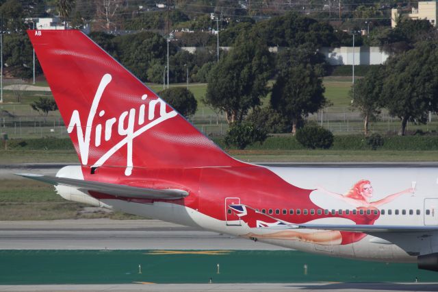 Boeing 747-400 (G-VFAB)