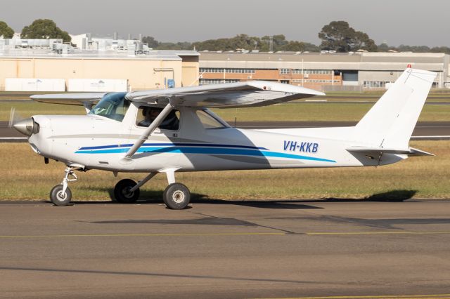 Cessna 152 (VH-KKB)