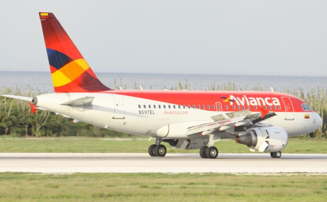 Airbus A318 (N597EL)