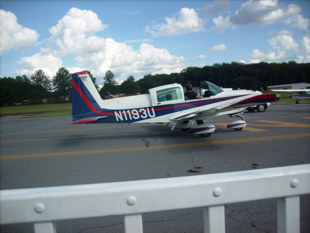 Grumman AA-5 Tiger (N1193U) - Taxing at the Doylestown Airport in Pennsylvania.