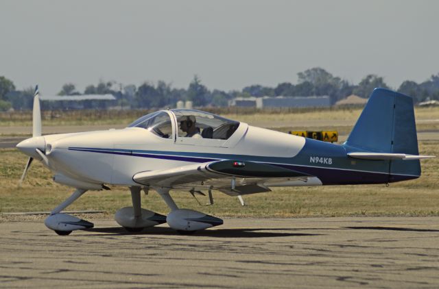 Vans RV-4 (N94KB) - N94KB taxiing out to runway three-zero at Merced Regional Airport