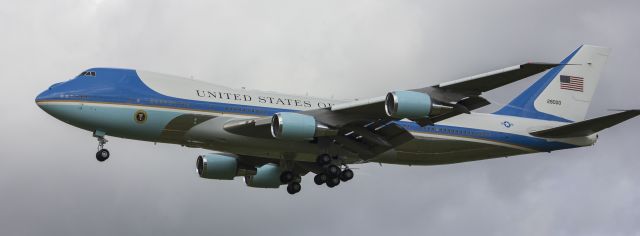 Boeing 747-200 (N28000) - Obamas in town. Not that great, but everyone was at 281 taking pictures of this plane!