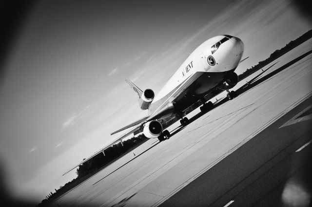 McDonnell Douglas DC-10 (Z-ALT)