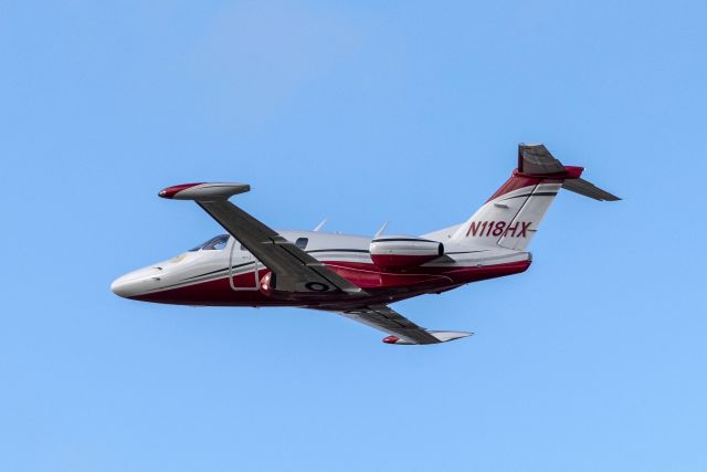 Eclipse 500 (N118HX) - Taking off from KOQN.