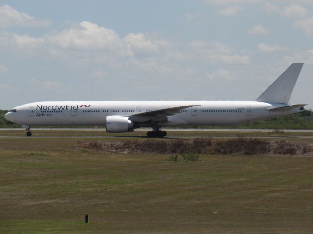 BOEING 777-300 (VP-BJQ)