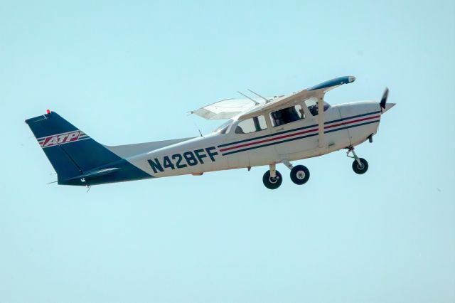 Cessna Skyhawk (N428FF) - Cessna 172R at Livermore Municipal Airport, Livermore CA, September 2020.