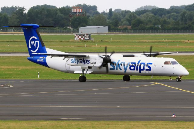 de Havilland Dash 8-400 (9H-BEL)