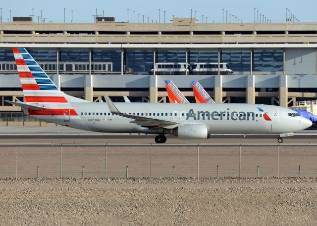 Boeing 737-800 (N803NN)