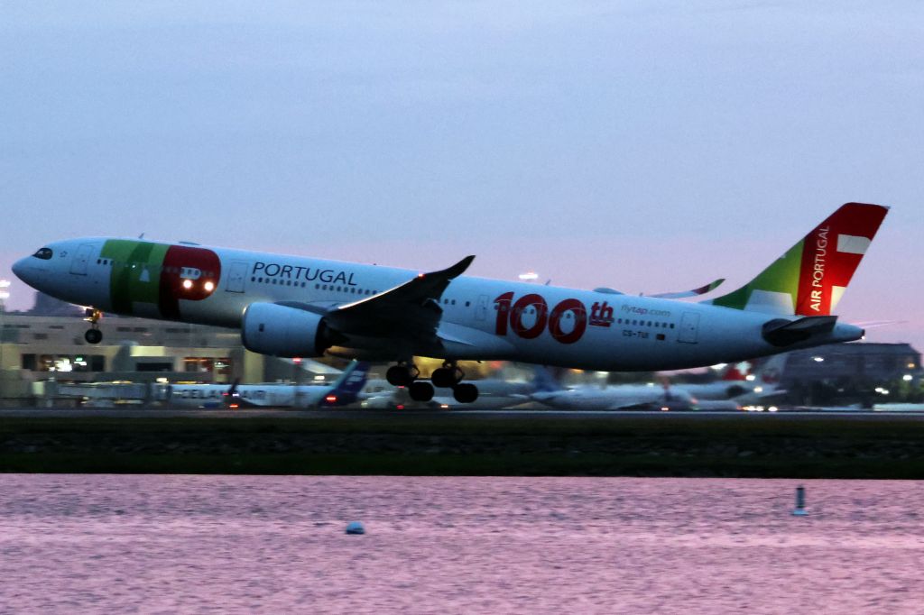 Airbus A330-900 (CS-TUI) - JFK weather diversion to BOS. 