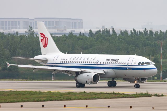 B-6236 — - A319-131(B-6236) Taxiing