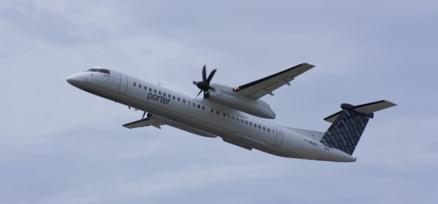 de Havilland Dash 8-400 (C-GKQD)