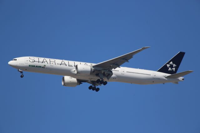 BOEING 777-300ER (B-16701)